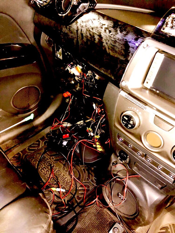 bBのDIY・モニターに関するカスタム事例の投稿画像2枚目