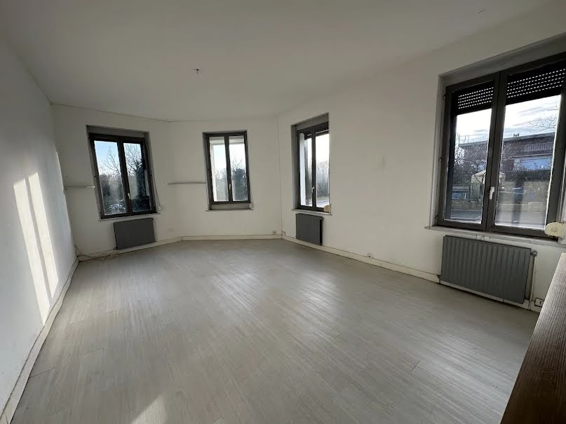 Location meublée appartement 3 pièces 68 m² à Saint-Quentin (02100), 590 €