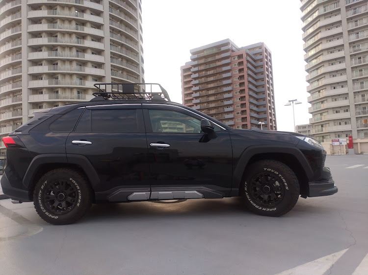 RAV4の屋上駐車場に関するカスタム事例の投稿画像2枚目