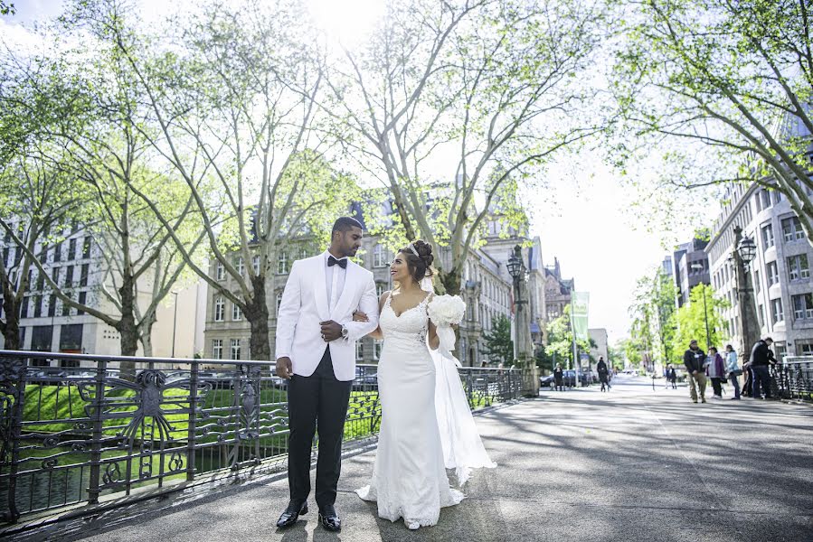 Fotógrafo de casamento Shahram Azimidizaj (shahram). Foto de 26 de abril 2023