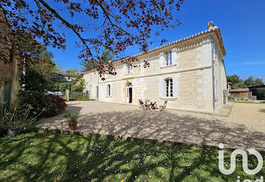 Maison avec piscine et terrasse 12