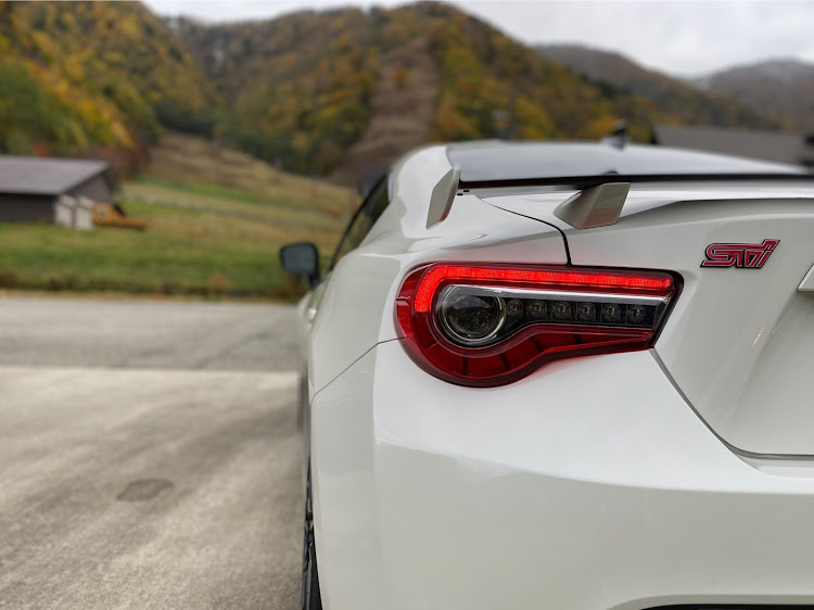 BRZの紅葉と愛車・ドライブに関するカスタム事例の投稿画像4枚目