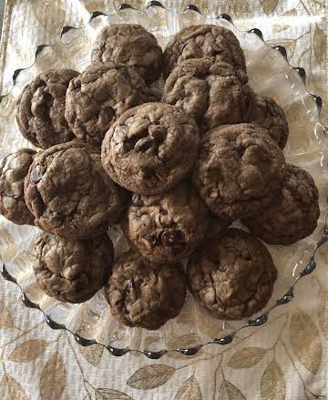 Chewy salted caramel chocolate chip cookies