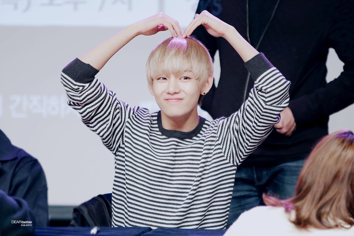 Bts S V S New Heart Sign Is The Latest Trend That You Ll Be