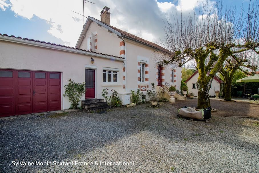 Vente maison 7 pièces 160 m² à Sarliac-sur-l'Isle (24420), 231 000 €