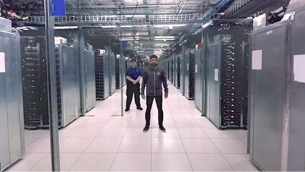 Imagem estática do tour em 360 graus de um data center do Google