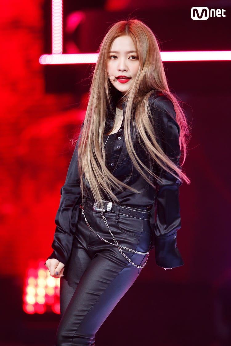 10 Times Red Velvet S Yeri Totally Blew Us Away With Her Gorgeous Stage Outfits Koreaboo