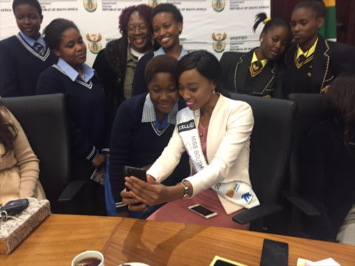 Sixty schoolgirls have just landed the photo op of a lifetime - a selfie with Miss South Africa 2016, Ntandoyenkosi Kunene.