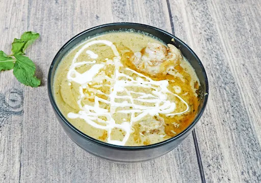 White Chicken Curry