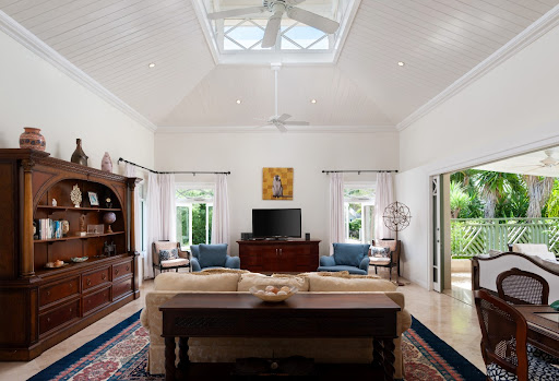 Villa avec piscine et jardin 1