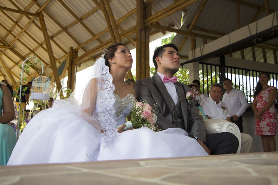 Fotógrafo de bodas Kevin Daniel Herrera Trujillo (danasproductions). Foto del 4 de octubre 2017