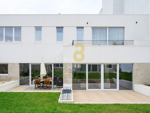 Maison avec piscine et terrasse 2