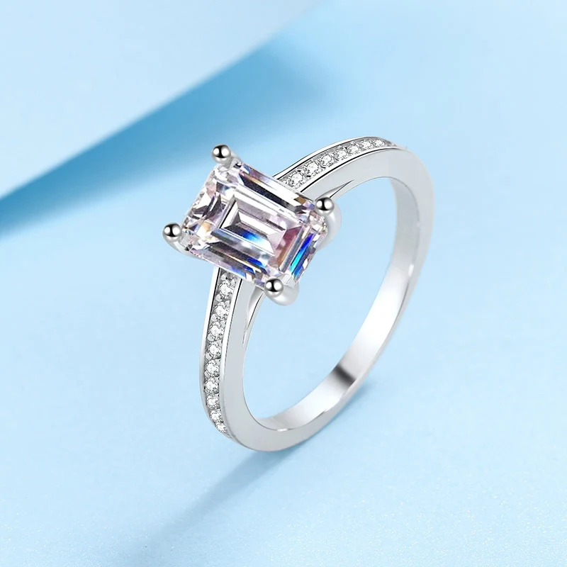 925 Zilveren ring dames rechthoekige moissaniet, een prachtige ring die elegantie en stijl toevoegt aan elke outfit.