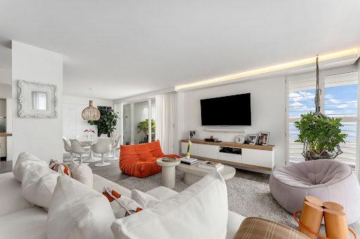 Apartment with pool 4