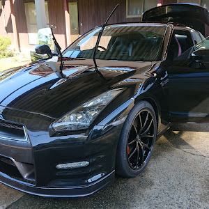 NISSAN GT-R R35