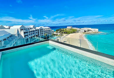 Appartement avec terrasse et piscine 1