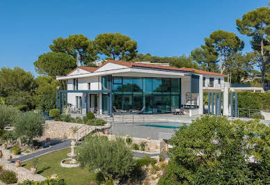 Villa with pool 11