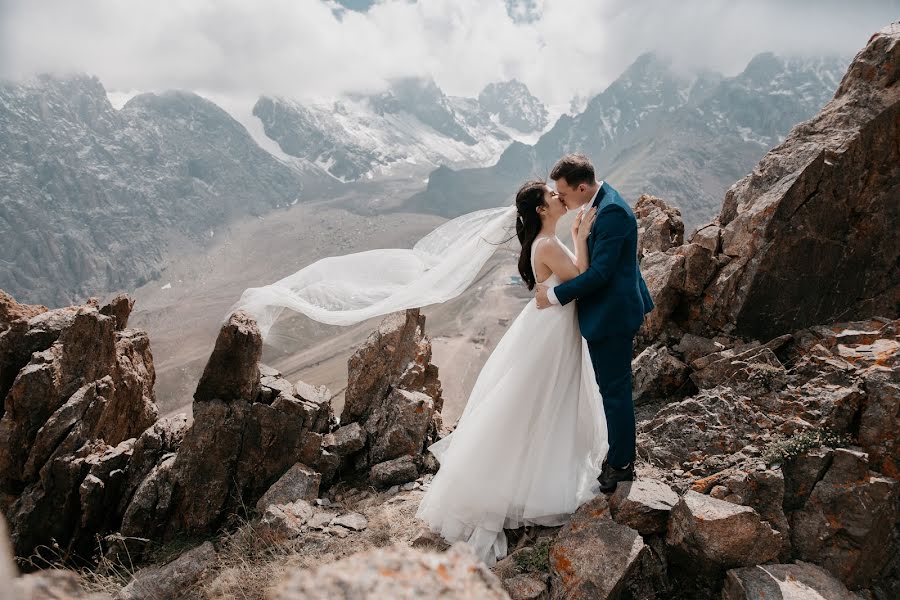 Fotógrafo de casamento Ilona Gerezhuk (ilonamoose). Foto de 27 de abril 2020