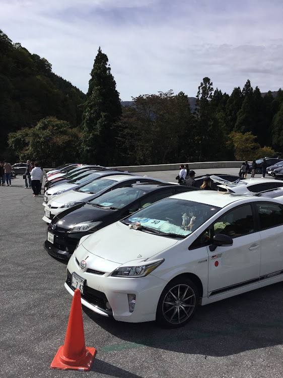 プリウスのzvw30・30プリウス・目指せPickUpCars・プリウス30に関するカスタム事例の投稿画像2枚目