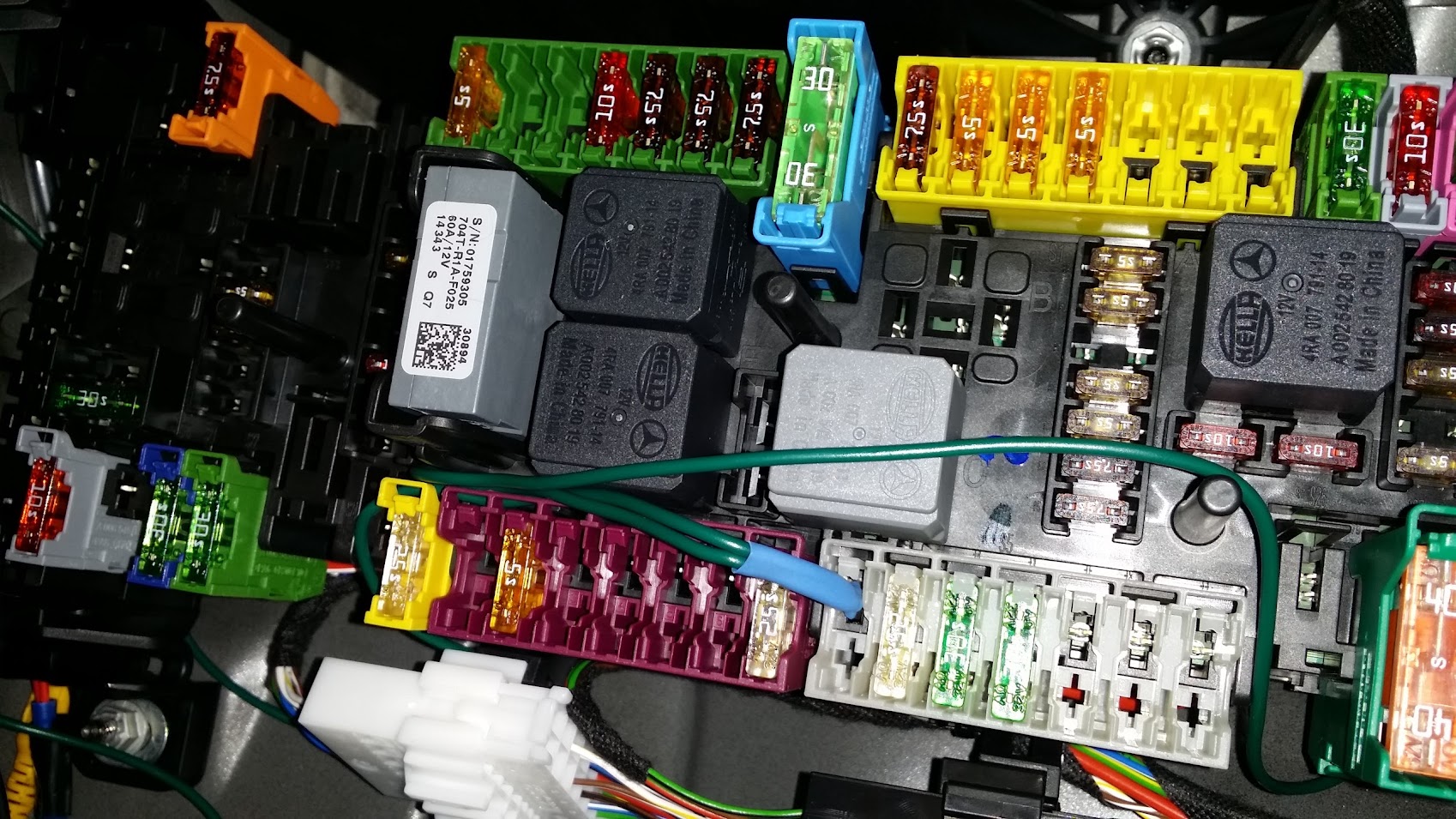 mk6 golf cigarette lighter fuse location VW Golf Mk6 Fuse Box Location