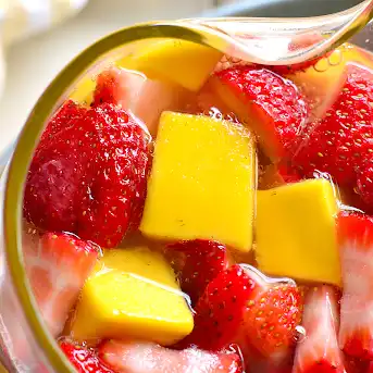 Easy Fruit Salad Recipe - Amira's Pantry