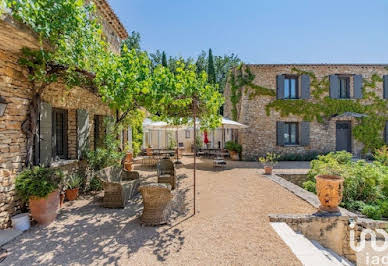 Chambre d"hôte avec terrasse et piscine 4