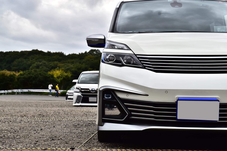 セレナのワゴニストミーティングSPL・撮影してもらった・大阪ダービーに関するカスタム事例の投稿画像7枚目