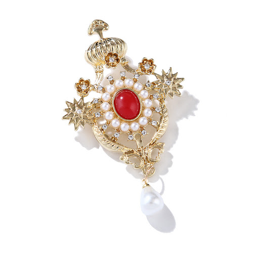Title 5, Baroque Retro Fashion All-match Crown Brooch