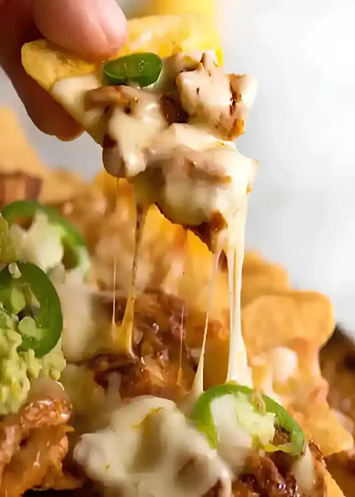 Baked Chicken Cheesy Nachos