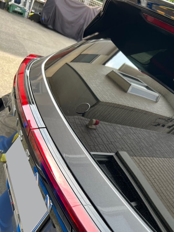 ノート オーラのリアワイパー有り派？無し派？・イエローフォグ・フィルム施工・NISMOに関するカスタム事例の投稿画像4枚目