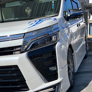 ヴォクシー ZRR80W