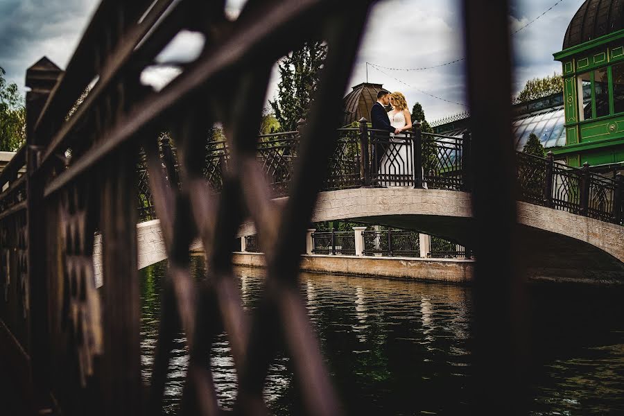 Pulmafotograaf Rosen Genov (studioplovdiv). Foto tehtud 3 mai 2019