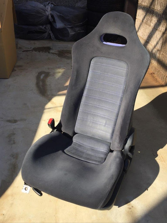 シルビアの純正流用・BCNR33GT-R・BNR32GT-Rに関するカスタム事例の投稿画像5枚目