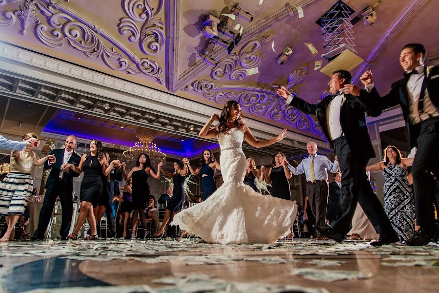 Fotógrafo de bodas Leaha Bourgeois (popography). Foto del 12 de septiembre 2016