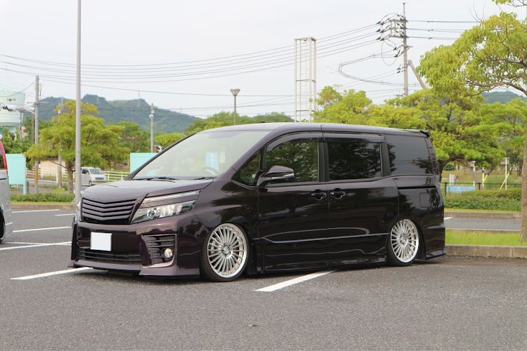 ヴォクシーのヴォクシー・ノア・エスクァイア・不正改造車取締月間・オフ会に関するカスタム事例の投稿画像4枚目