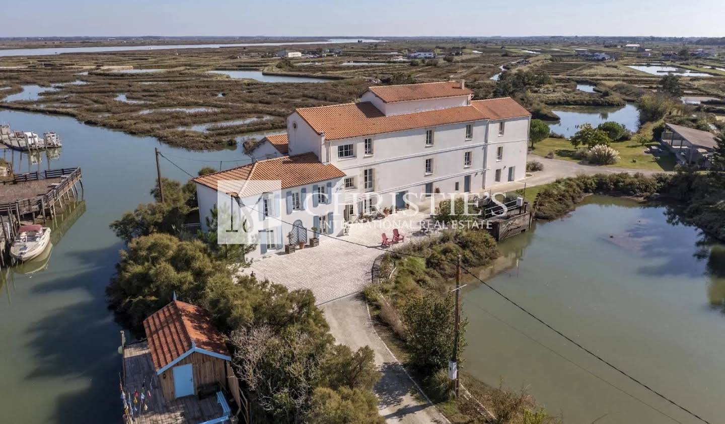 Propriété avec piscine Royan