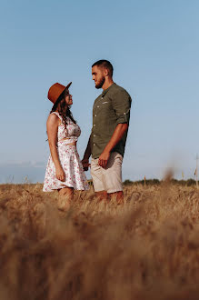 Fotógrafo de casamento Snezhanna Sevastyanova (snezhanovaphoto). Foto de 24 de agosto 2019