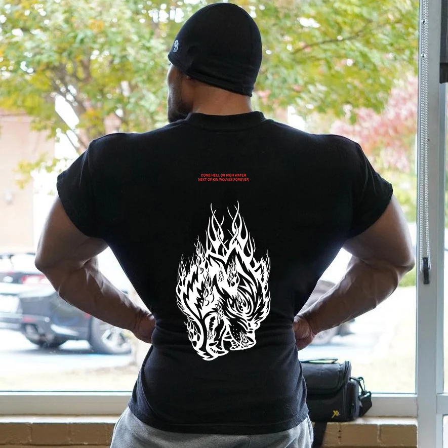 Herren Rundhals-Laufshirt aus Baumwolle mit kurzen Ärmeln, atmungsaktiv und bequem für Training und Sportaktivitäten.