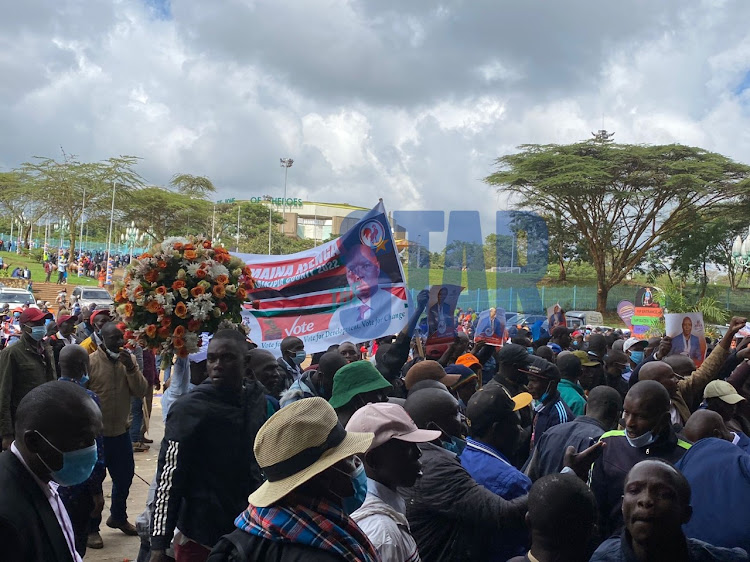 The entrance was meant to be of VIPs alone but some arrived with supporters making it almost impossible for the security to turn them away.