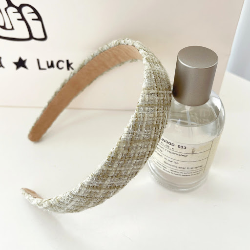 Title 2, All-match Outer Departure Card Hairband, a retr...