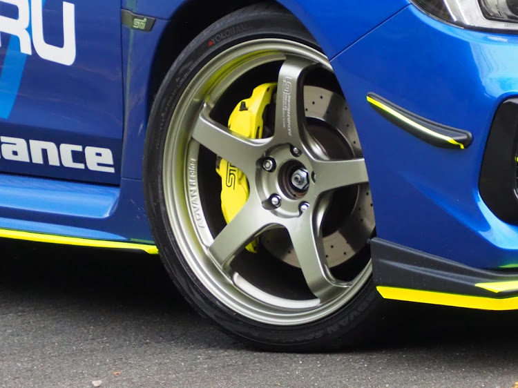 WRX STIの蛍光イエロー・WRX・こっそりリニューアル計画中🙊・LASM2020・ADVAN Racing GT BEYONDに関するカスタム事例の投稿画像10枚目