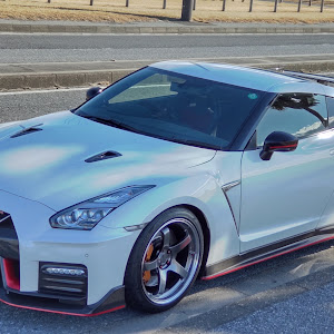 NISSAN GT-R R35