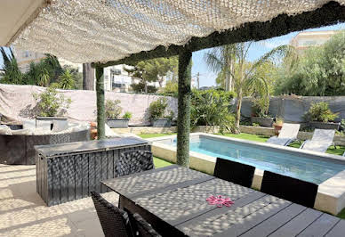 Villa avec piscine et terrasse 10