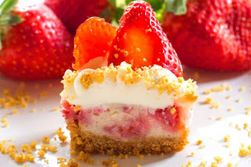 Strawberry Cheesecake Cupcakes