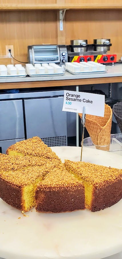 Little Bean PDX is based entirely on the non-dairy, gluten-free, soy-free, nut-free, non-GMO, sustainably-produced, environmentally-friendly chickpea. They offer ice cream as well as excellent toasts and other baked goods, most of which are vegan