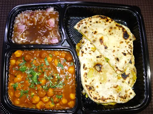 Aloo Kulcha (3pcs) & Chole Masala