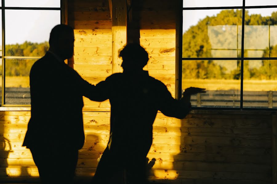 Fotógrafo de casamento Claudiu Adrian Kovacs (kovacsclaudiu). Foto de 8 de fevereiro 2022