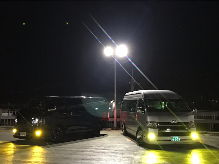ハイエースのヘッドライト交換・洗車・DIYに関するカスタム事例の投稿画像4枚目