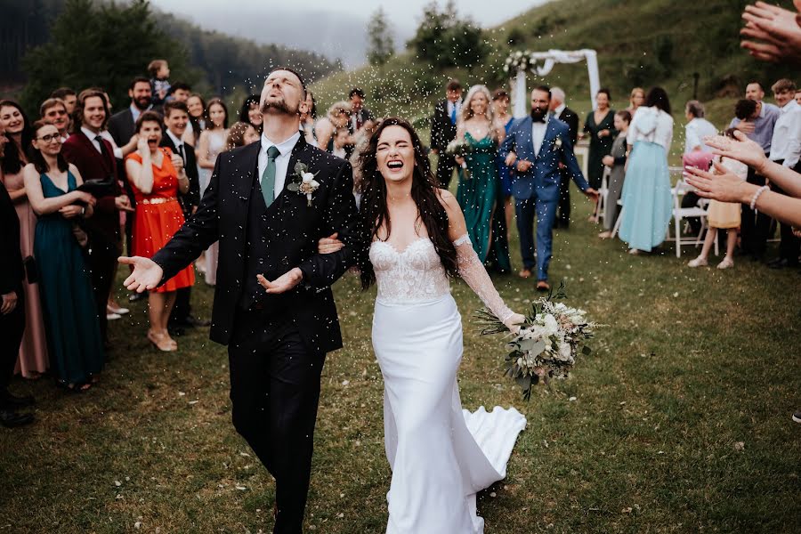 Fotógrafo de casamento Veronika Mlýnková (veronikaml). Foto de 13 de julho 2022