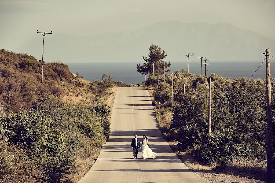 Fotógrafo de casamento Giorgos Antoniadis (antoniadis). Foto de 7 de março 2020